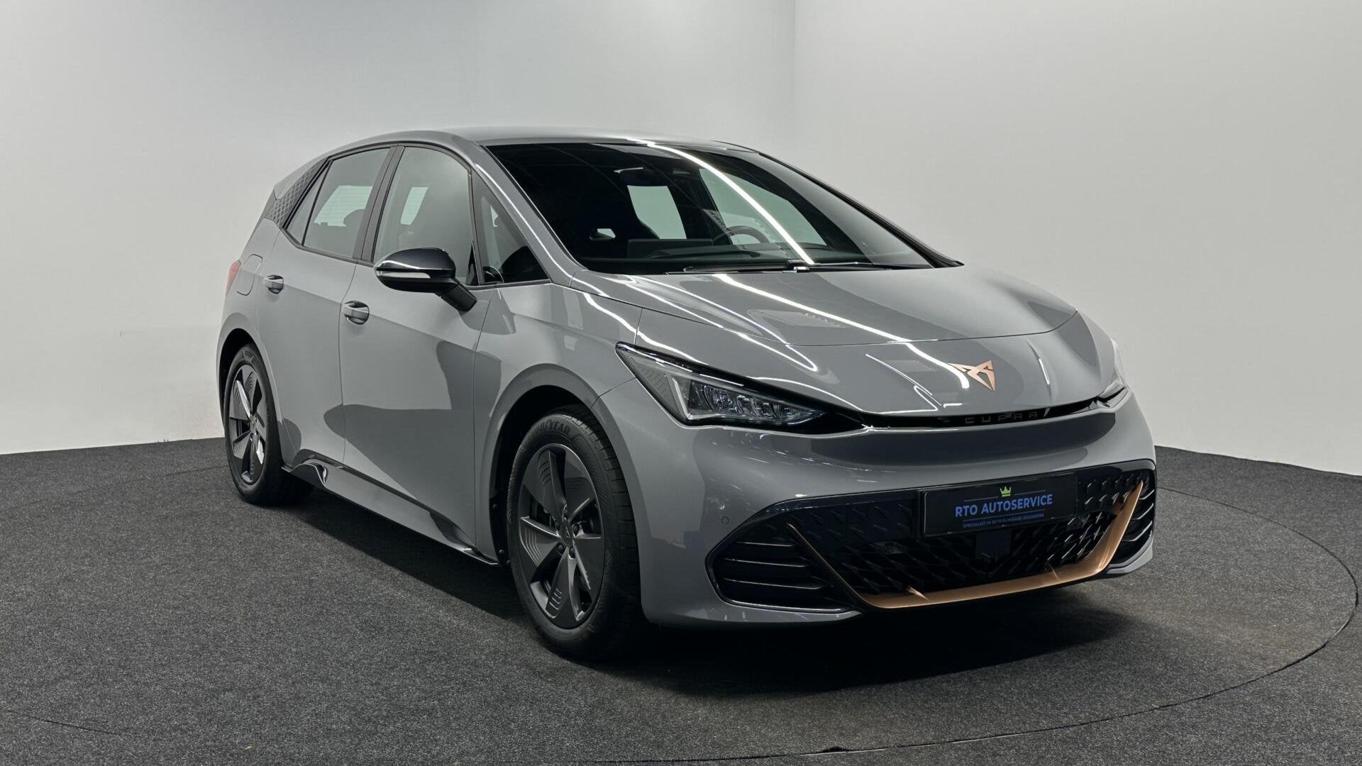 CUPRA Born 62kWh Business Plus 150KW CARPLAY CRUISE NAVI., Auto's, Automaat, Gebruikt, Met garantie (alle), 204 pk