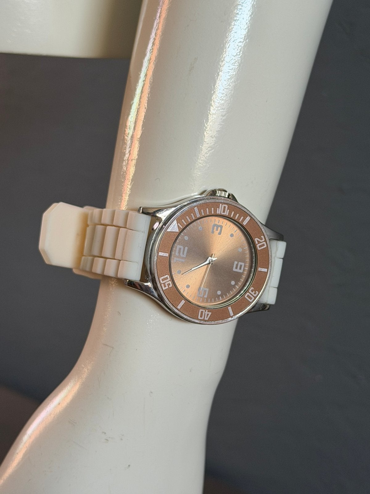 Dames horloge LBVYR wit siliconen band roségoud wijzerplaat, Sieraden, Tassen en Uiterlijk, Horloges | Dames, Overige merken, Staal