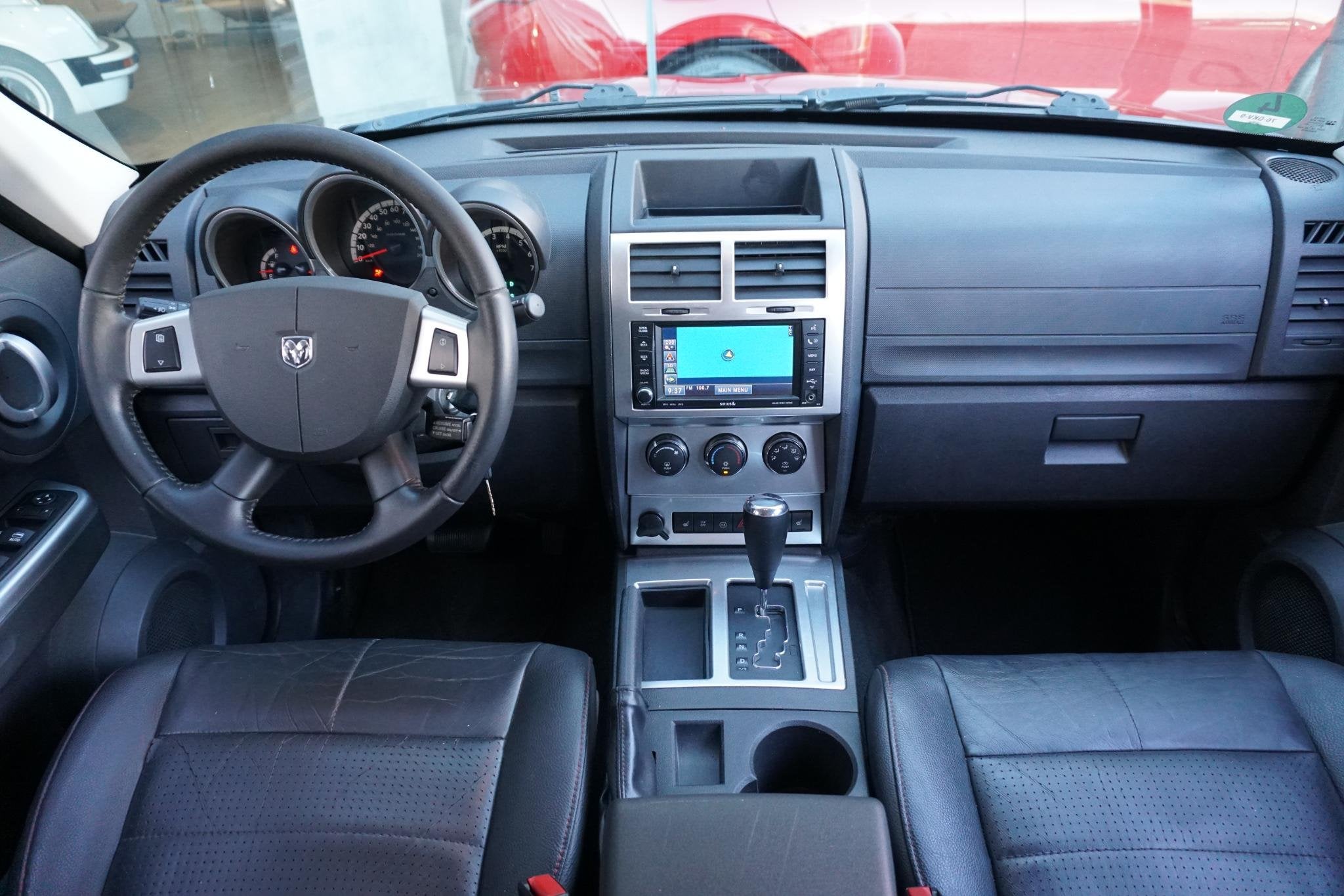 Dodge Nitro 4.0 V6 R/T 260PK 4WD + TREKHAAK / LEDER / STOELV, Auto's, Automaat, Stof, Gebruikt, 616 kg