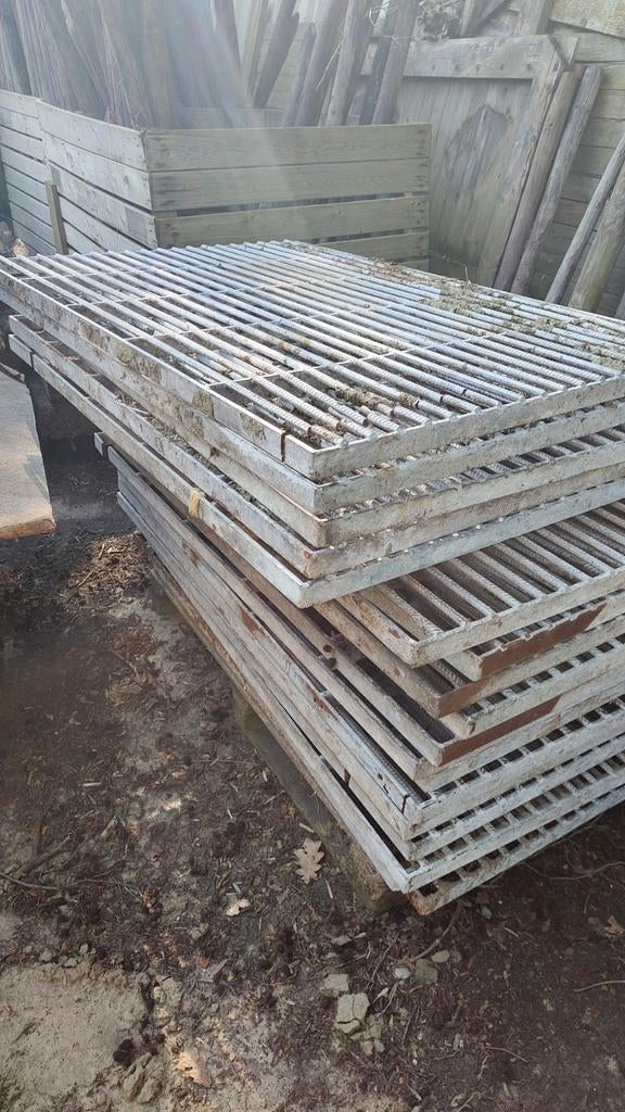 Stalroosters, Dieren en Toebehoren, Stalling