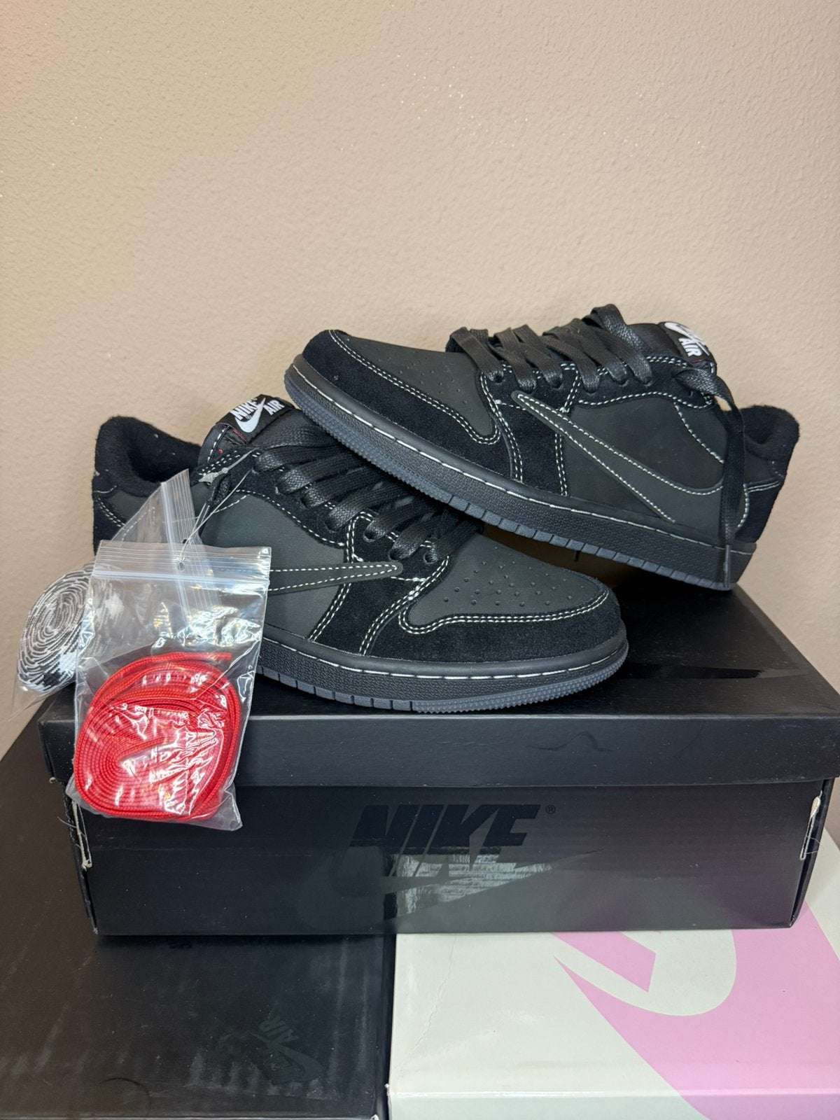 nike air jordan 1 travis scott - sizes : 36/37,5/38, Kleding | Dames, Schoenen, Zwart, Nieuw, Ophalen of Verzenden, Sneakers of Gympen