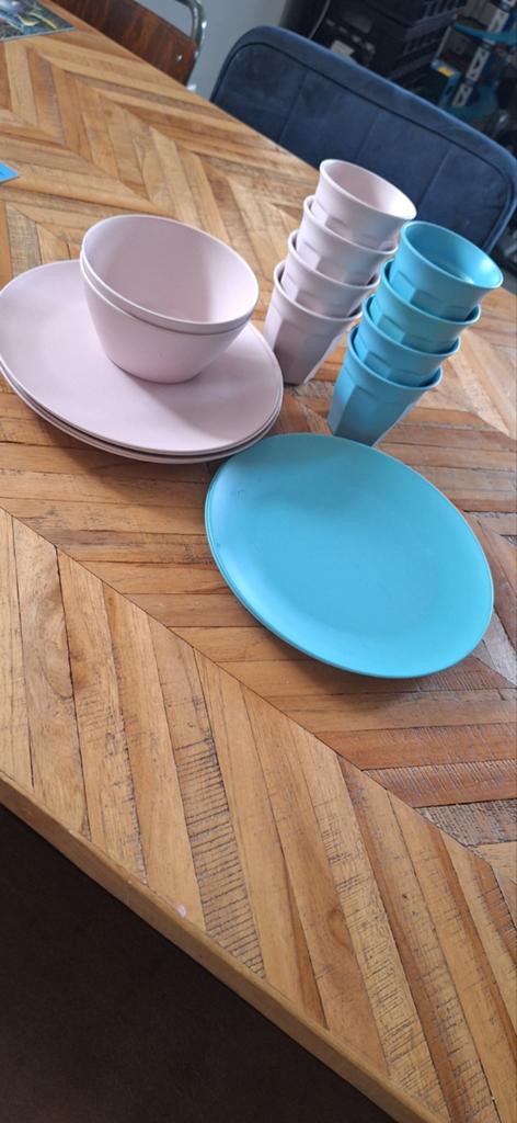 Bamboe servies set - borden, kommen en bekers, Overige materialen, Nieuw, Ophalen of Verzenden, Effen