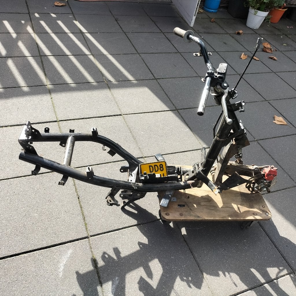 Speedfight frame op bromkenteken met wok., Fietsen en Brommers, Ophalen, Gebruikt, Frame, Peugeot