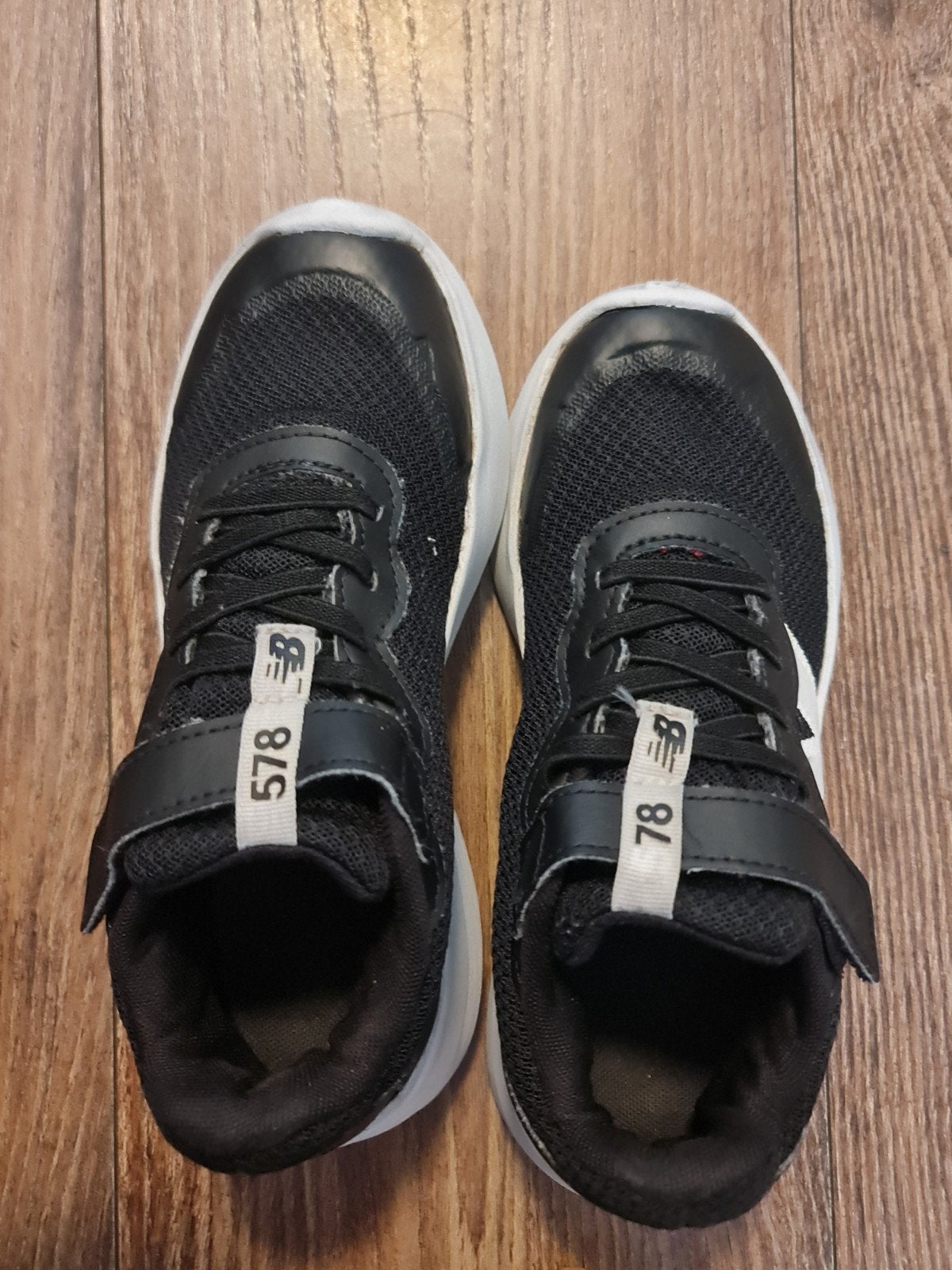 Zwarte New Balance gymschoenen maat 33 voor meisje, Ophalen, Gebruikt, New Balance, Jongen of Meisje