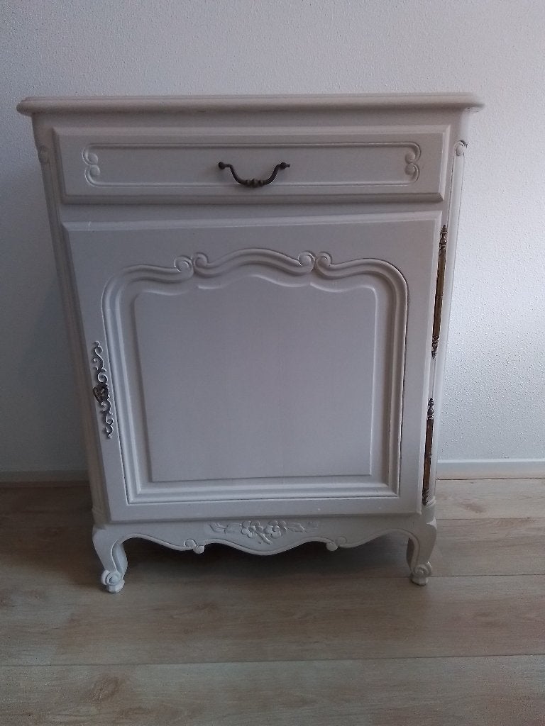 Brocante kastje, Ophalen
