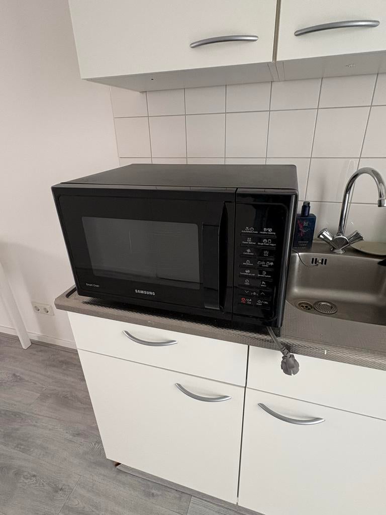 Samsung MC28H5015AK combimagnetron - Zwart, Witgoed en Apparatuur, Magnetrons, Gebruikt, Vrijstaand, Combimagnetron, Grill, Draaiplateau