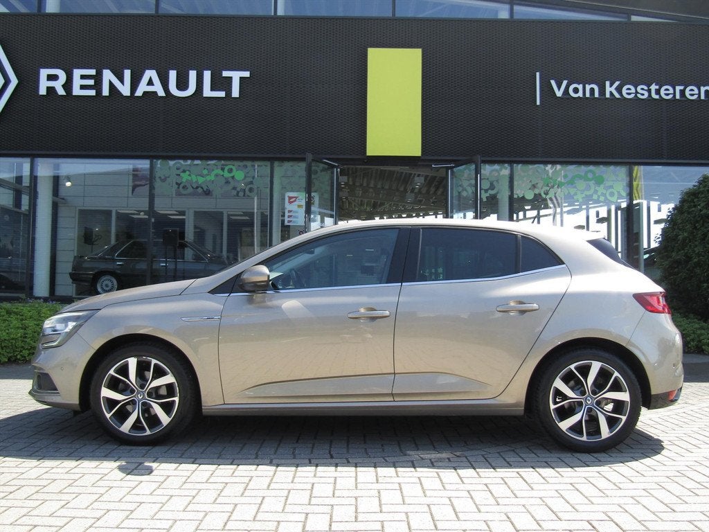 RENAULT Megane 1.2 TCe 130pk Bose / Navigatie / Camera / Hea, Gebruikt, 4 cilinders, Bruin, 132 pk