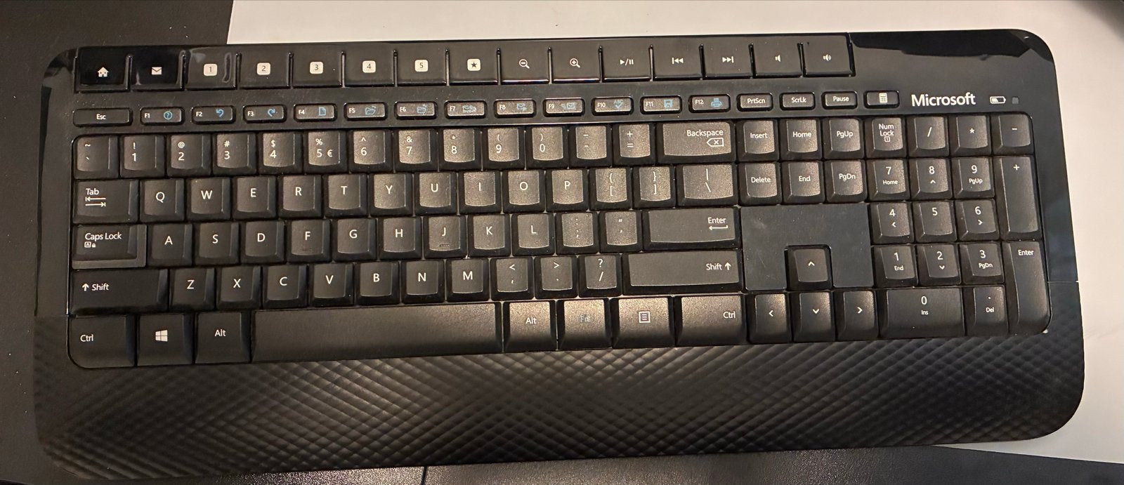 Microsoft draadloos toetsenbord - QWERTY, Computers en Software, Ophalen, Draadloze ontvanger, Zo goed als nieuw, Draadloos