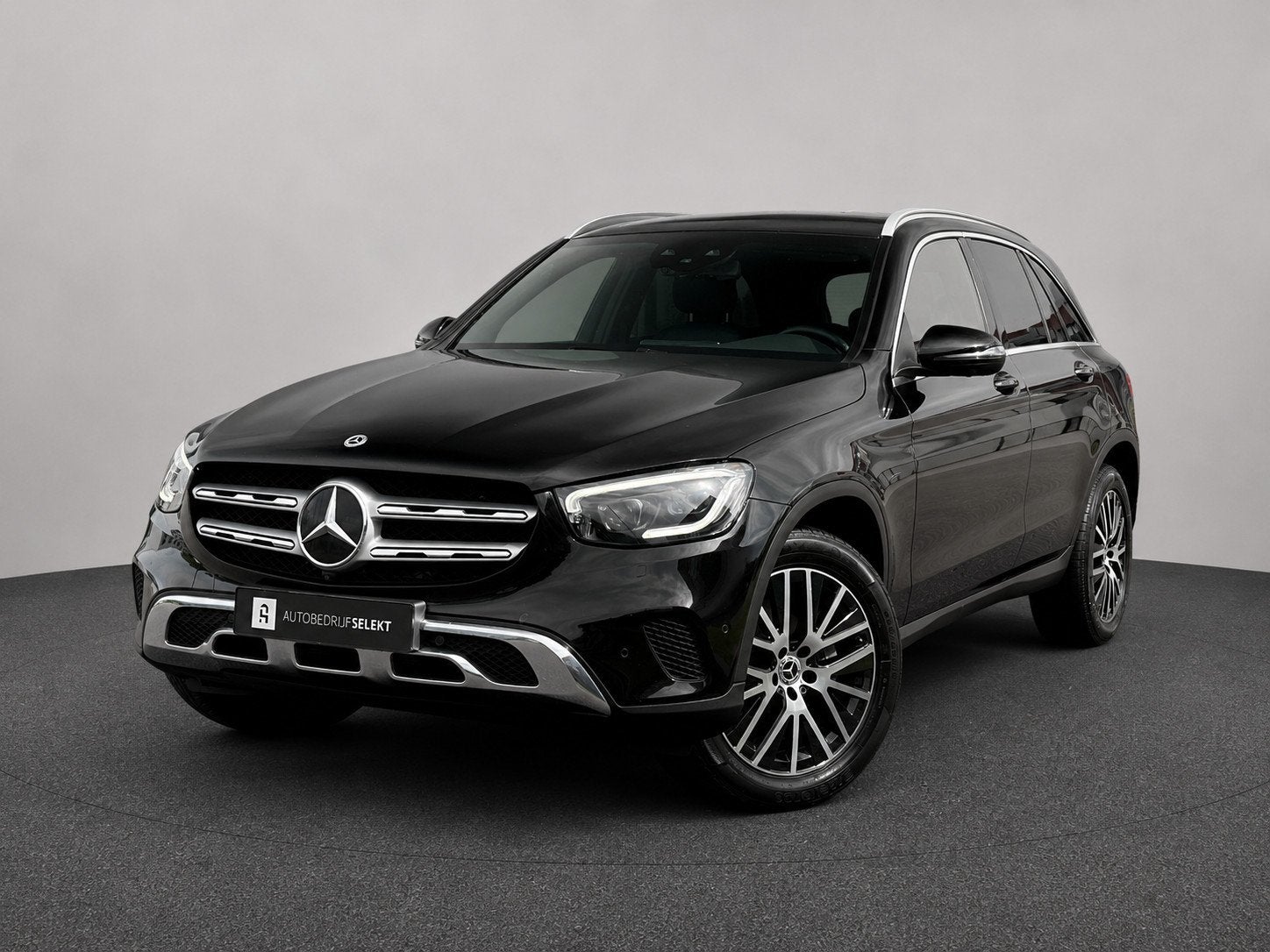 Mercedes-Benz GLC-klasse 300e 4MATIC AMG | Multibeam | Virtu, Automaat, Dealer onderhouden, Gebruikt, 4 cilinders