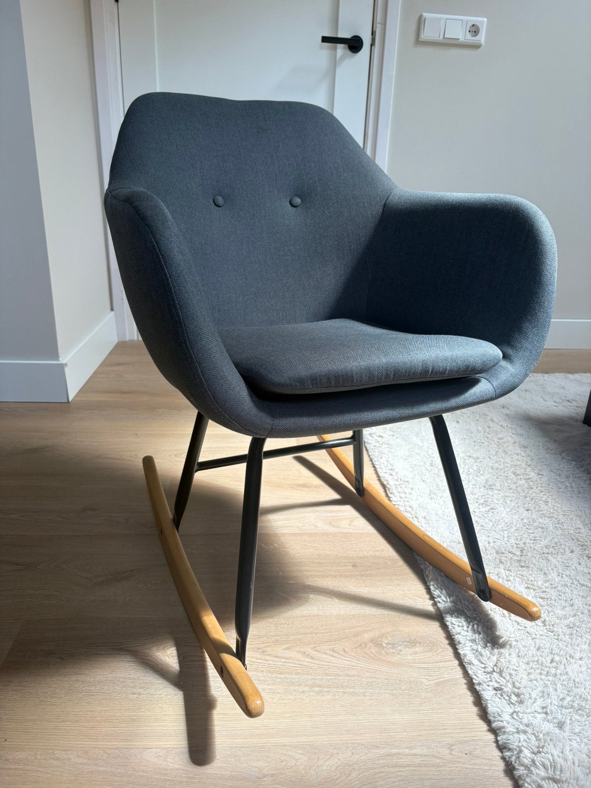 Schommelstoel grijs, Huis en Inrichting, Stoelen, Ophalen, Zo goed als nieuw, Grijs, Eén