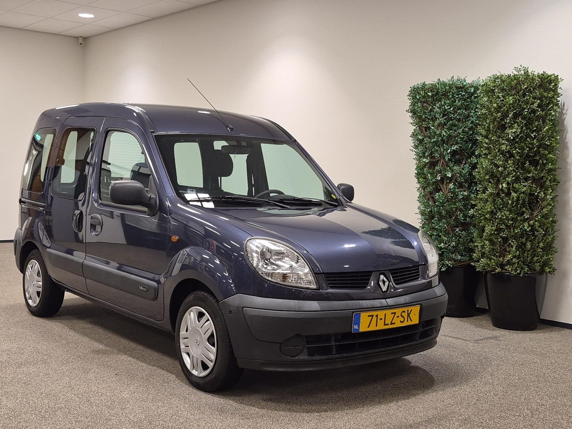 Renault Kangoo Rolstoelauto, Auto's, 13 km/l, 12 maanden, Stof, Gebruikt