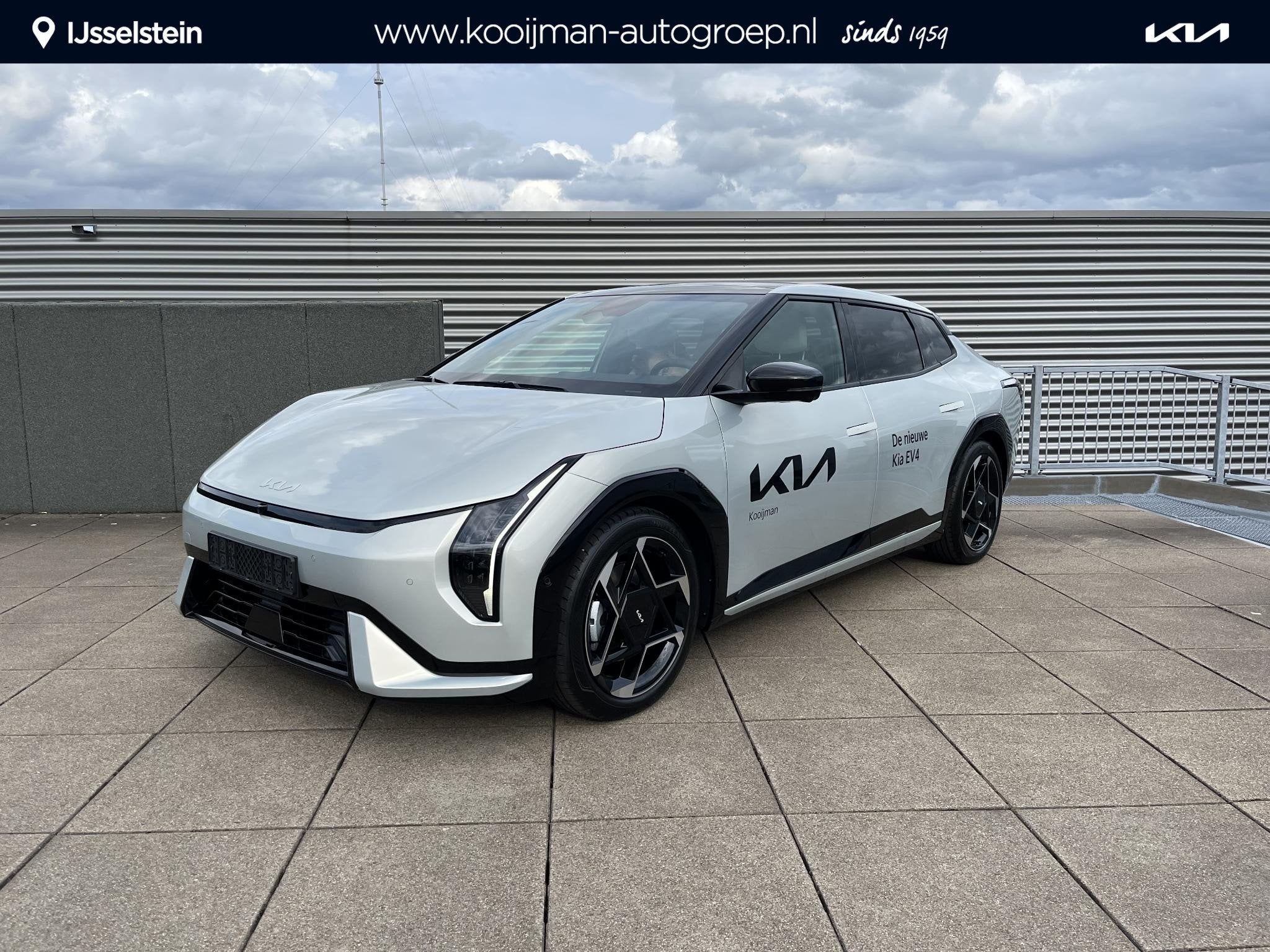 Kia EV4 Fastback GT-PlusLine 81.4 kWh Nu in de Showroom in I, Auto's, Kia, 81 kWh, 612 km, Parkeerassistent, 33 min