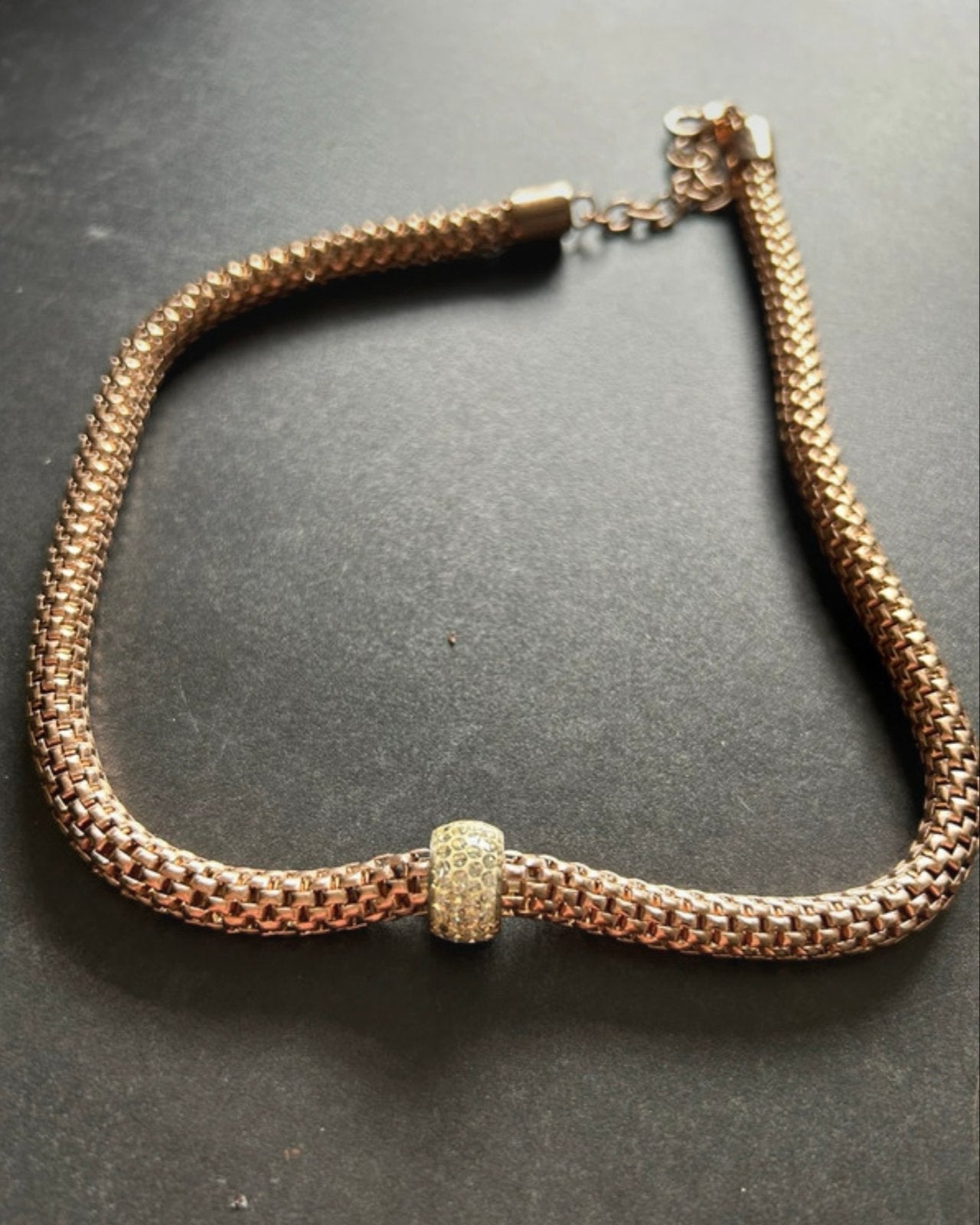 Victoria roségouden ketting met strass detail, Overige materialen, Overige kleuren, Ophalen of Verzenden, Zo goed als nieuw