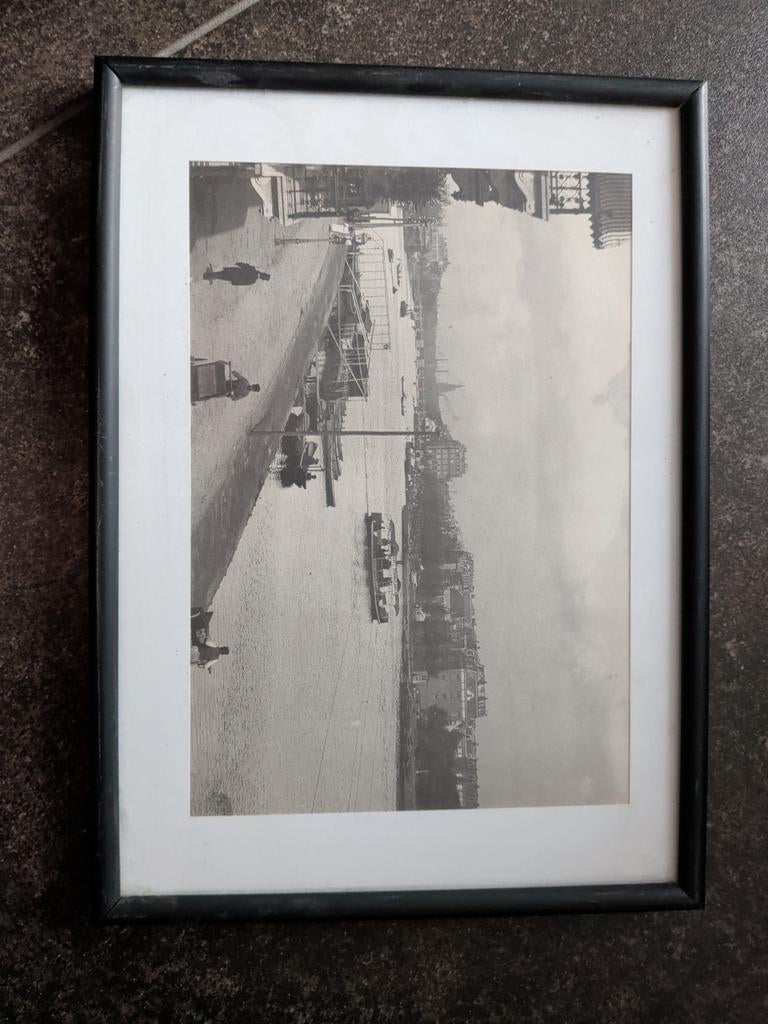 Mooie prent in lijst de amstel met de varende amstel pont, Ophalen of Verzenden