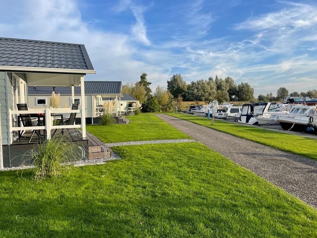 Chalet aan de jachthaven in Friesland, Vakantie, Vakantiehuizen | Nederland, Friesland, Chalet, Bungalow of Caravan, Overige, 1 slaapkamer