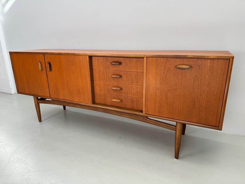 Vintage dressoir G-Plan "Brasilia"., Huis en Inrichting, Ophalen of Verzenden, Zo goed als nieuw, 25 tot 50 cm, 150 tot 200 cm
