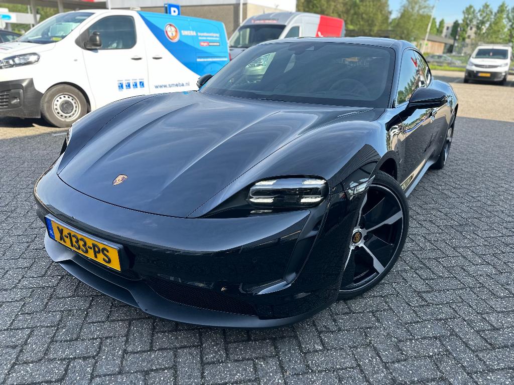 Porsche Taycan 326pk 2024 Zwart | LEASE nog 16 maanden!