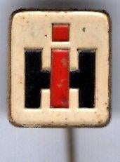 IH International Harvester koper tractoren speldje ( E_152 ), Verzamelen, Verzenden, Zo goed als nieuw, Transport, Speldje of Pin