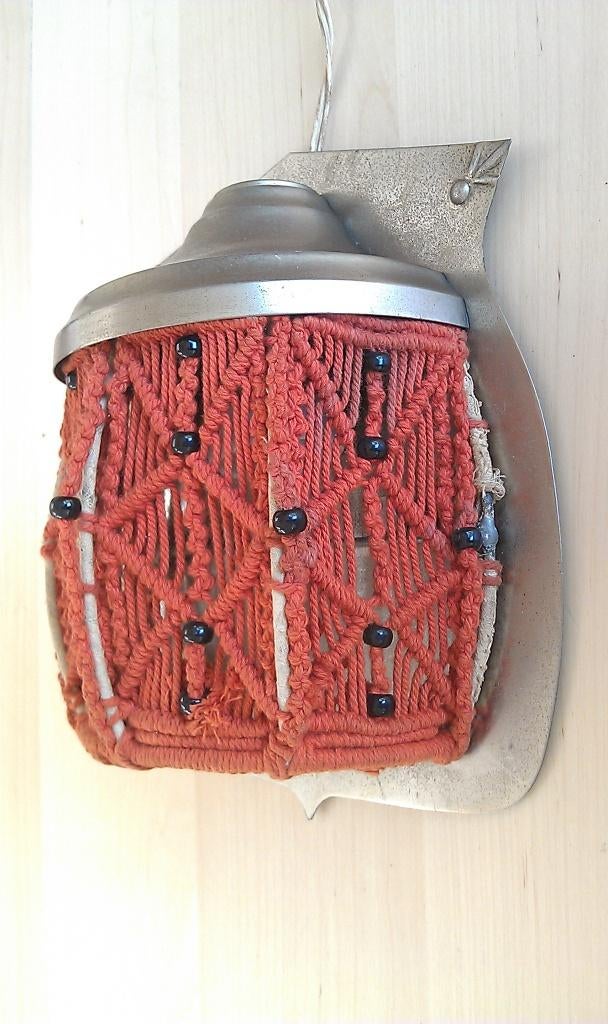 Arts & crafts wandlampje met knoopwerk en kralen, Ophalen of Verzenden