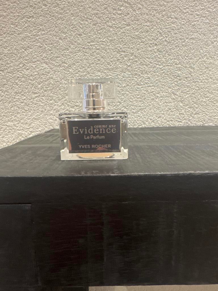 Yves Rocher Evidence Parfum - 30 ml, Sieraden, Tassen en Uiterlijk, Uiterlijk | Parfum, Zo goed als nieuw, Ophalen of Verzenden