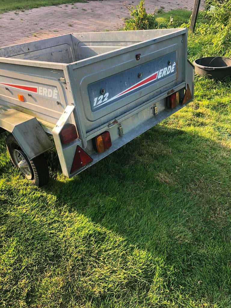 Aangeboden twee aanhangwagen, Ophalen, Gebruikt