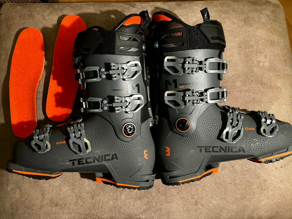 Skischoenen Tecnica Mach1 LV 110 mt26.5 gripwalk, Sport en Fitness, Skiën en Langlaufen, Zo goed als nieuw, Schoenen, Skiën, Overige merken