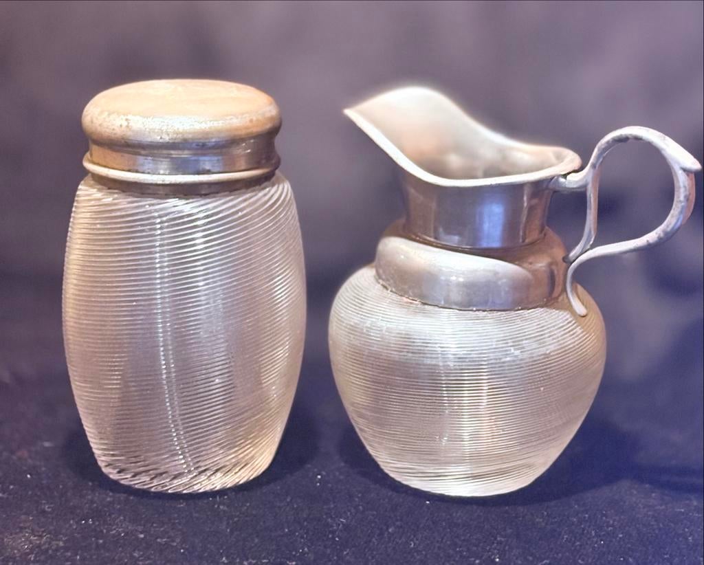 Antieke Art Nouveau Melkkan en Suikerpot Fries Draadglas, Ophalen of Verzenden