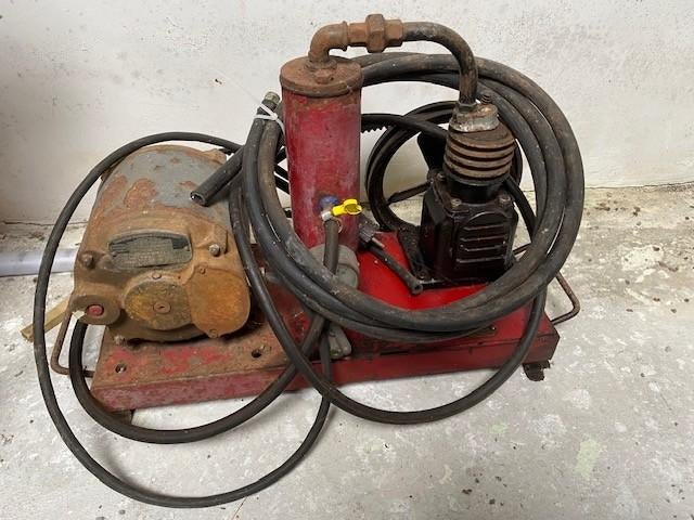 Luchtcompressor, Ophalen, Gebruikt, Minder dan 200 liter/min, Minder dan 6 bar