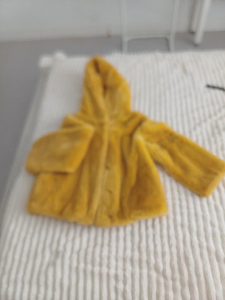 Korte gele fake fur jas mt S/M, Ophalen of Verzenden, Pop