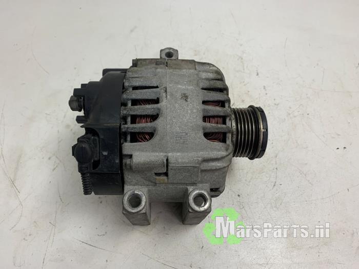 Dynamo van een Opel Corsa, Gebruikt, -, -, Opel