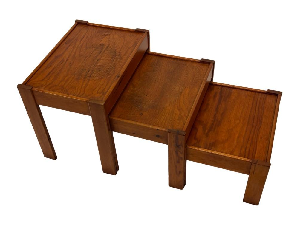 Vintage set van 3 bijzettafels nesting grenen hout jaren 60, Minder dan 55 cm, Gebruikt, Vintage, Ophalen of Verzenden