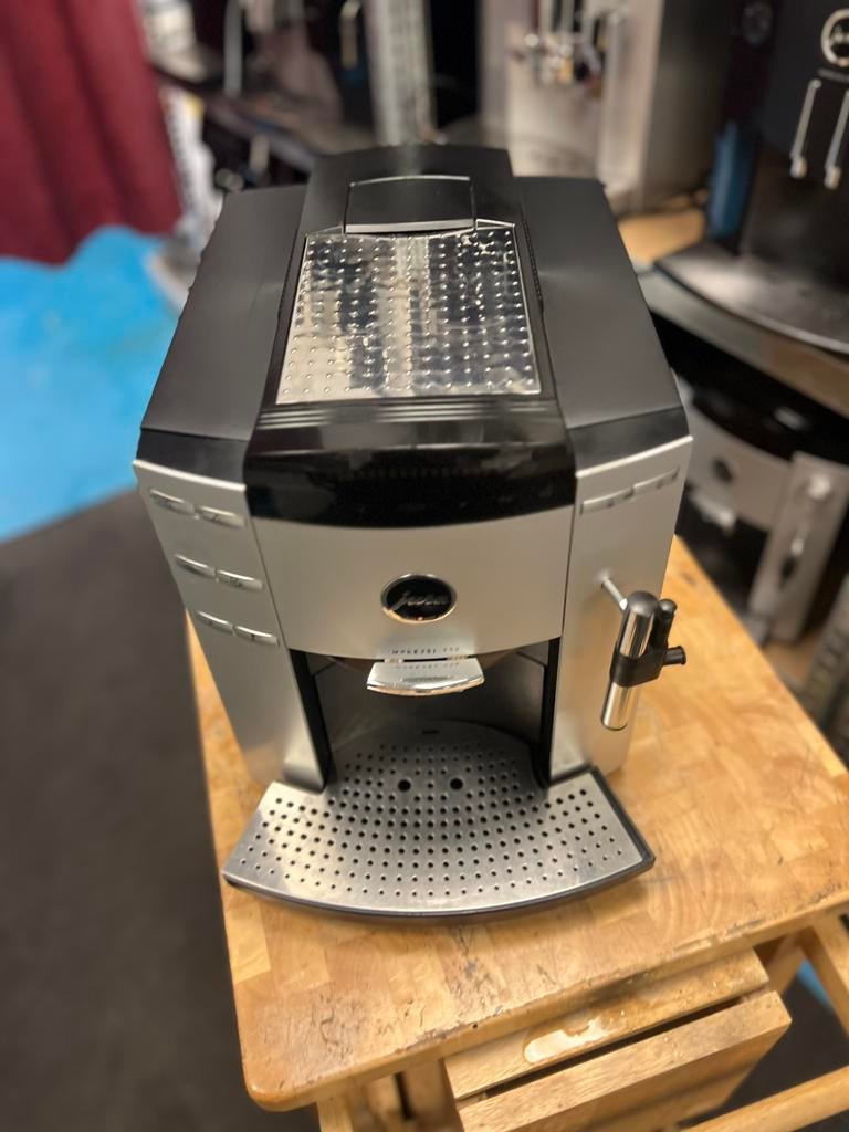 Jura f 90, Witgoed en Apparatuur, Jura-Strasse 1, 4626 Niederbuchsiten, Zwitserland, Info@jura.com, 10 kopjes of meer, Koffiemachine