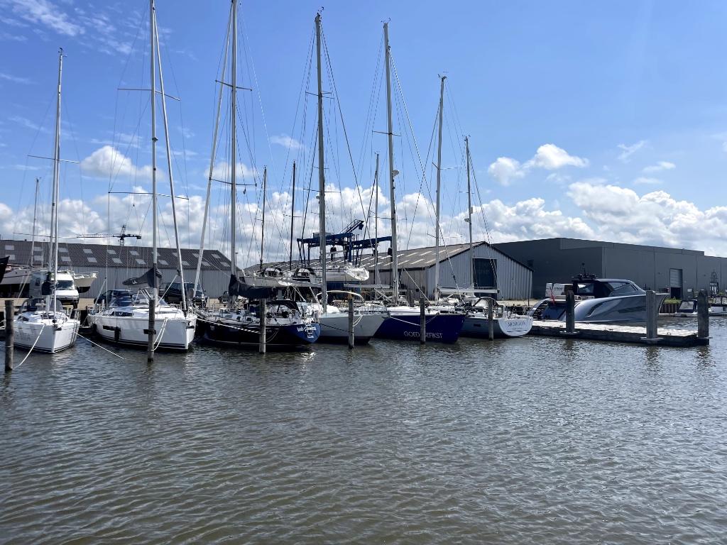 Grote ligplaatsen aan het IJsselmeer, Watersport en Boten, Ligplaatsen, Herfst, Buiten