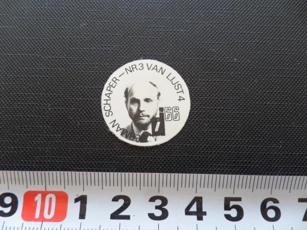 sticker politiek D'66 harman schaper nr 2 van lijst 4 *, Verzamelen, Stickers, Ophalen, Zo goed als nieuw