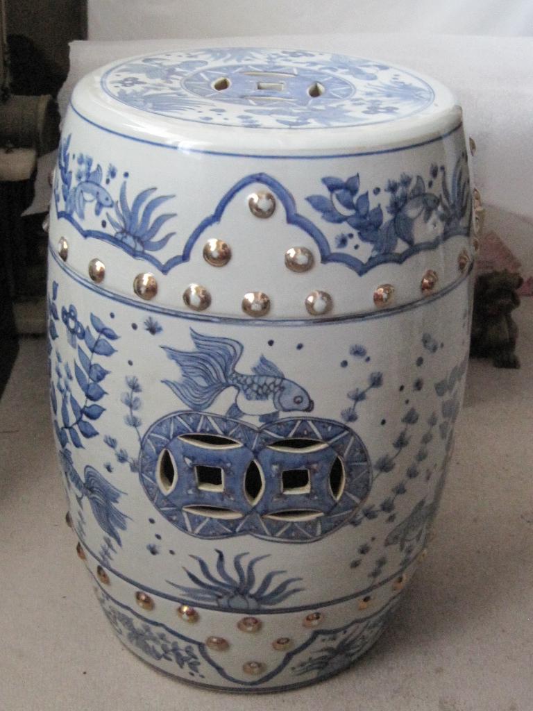 Chinese porseleinen kruk "Gardenseat" goldfish painting, Ophalen