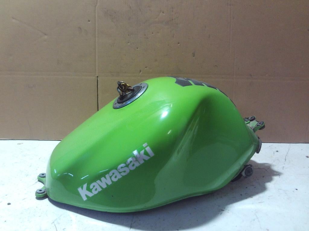 tank Kawasaki ZX9R bj 98-99 nete staat zit wel roest in, Ophalen of Verzenden, Gebruikt