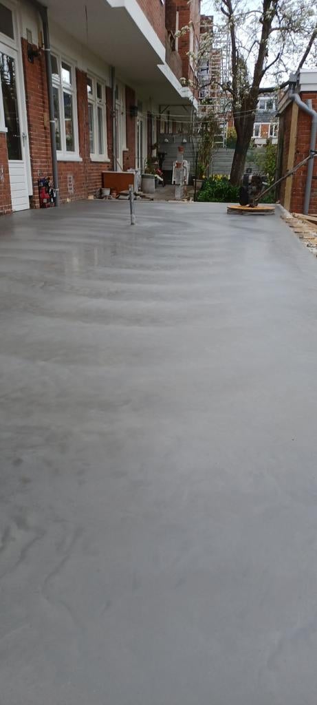 Betonvloer , vlinderen en storten , fundering