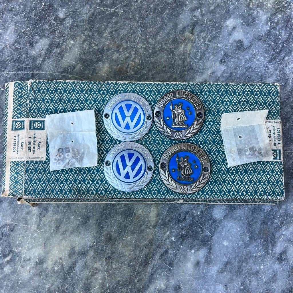 VW NOS St. Christopher 100.000 KM badge set (paar), Ophalen of Verzenden, Nieuw