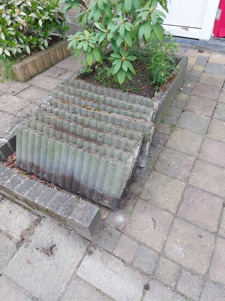 Gratis: betonnen opsluitbanden, Ophalen, Gebruikt, Overige typen, Minder dan 5 m²