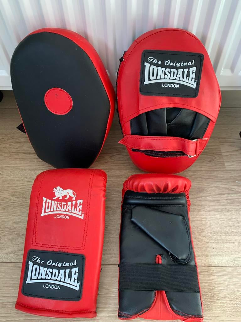 Londsdale Bokszak set: zware bokszak met handschoenen, Ophalen of Verzenden, Zo goed als nieuw, Bokszak