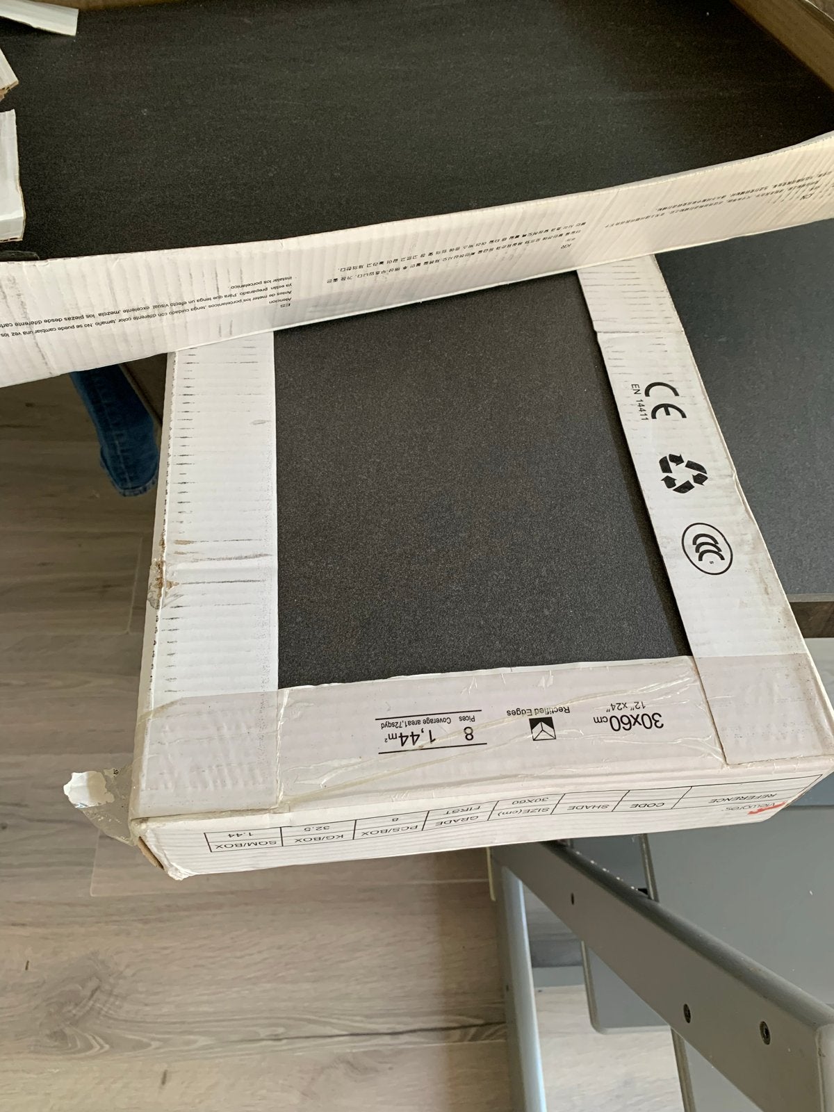 Nieuwe donkergrijze vloertegels 30x60 cm, 1.44 m², Ophalen, 40 tot 60 cm, Keramiek, Nieuw