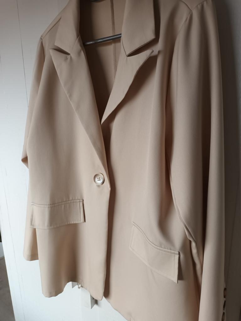 Nette dames blazer maat 42/44 - Beige, Ophalen of Verzenden