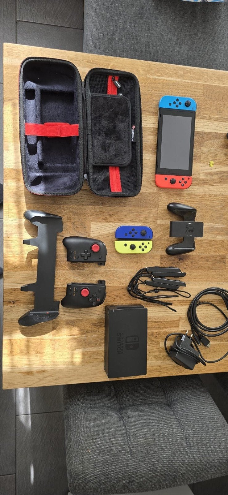 Titel First edition Nintendo Switch, Ophalen of Verzenden, Zo goed als nieuw, Overige merken