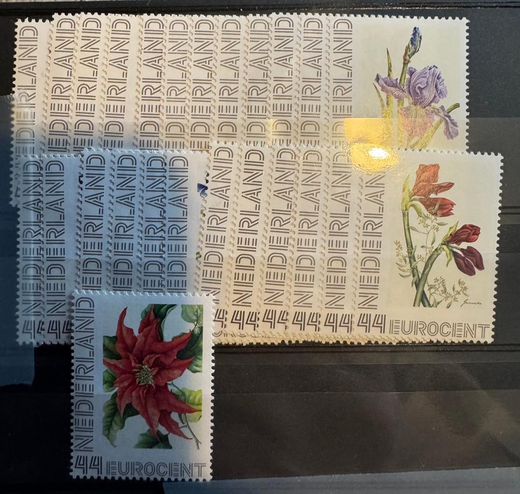 Nederland Persoonlijke zegels bloemen nominaal €11, Ophalen of Verzenden, Nederland