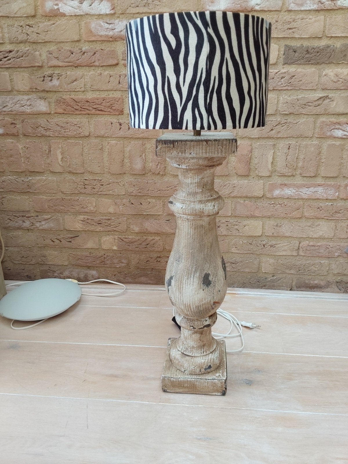 Engelse baluster lamp (met kapje), Ophalen, Hout, Engels, 50 tot 75 cm