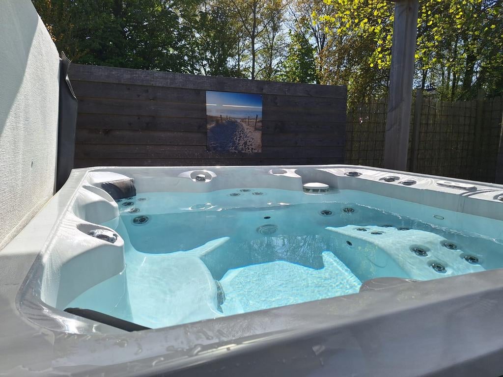 Marquis Jacuzzi 6-persoons - Krachtige Massage & Ruim, Tuin en Terras, Bubbelbaden en Hottubs, Ophalen, Gebruikt, Pomp, Vast