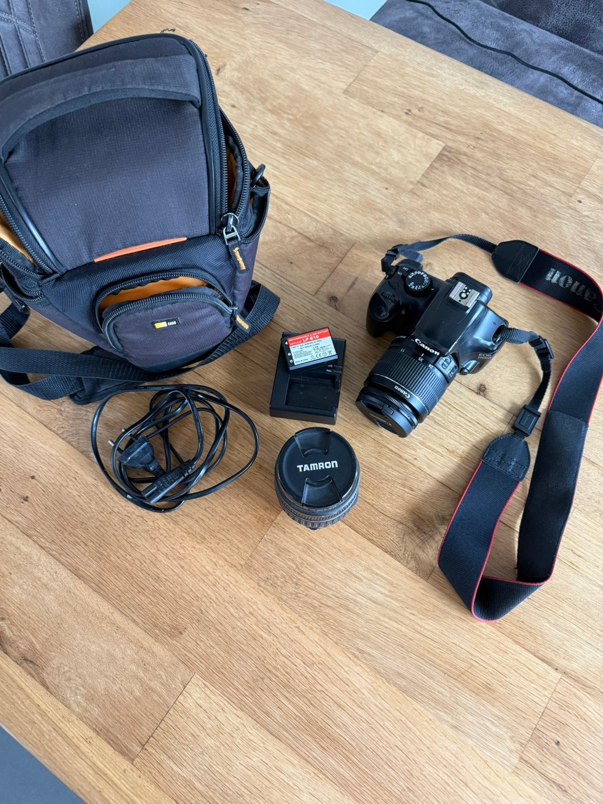 Canon EOS 1100 D, Gebruikt, Canon, 8 keer of meer, Geheugenkaart