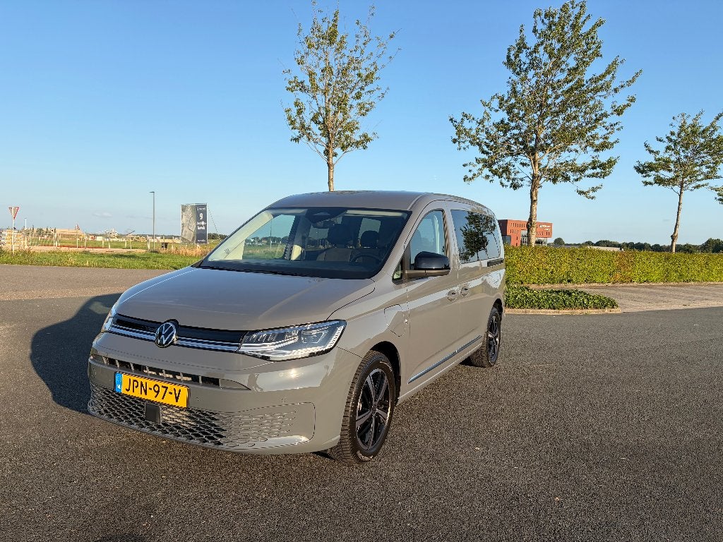 Volkswagen Caddy Maxi 1.5TSI Z.G.A.N. Hybride-ACC-Trekhaak, 1498 cc, Euro 6, 116 pk, Zilver of Grijs