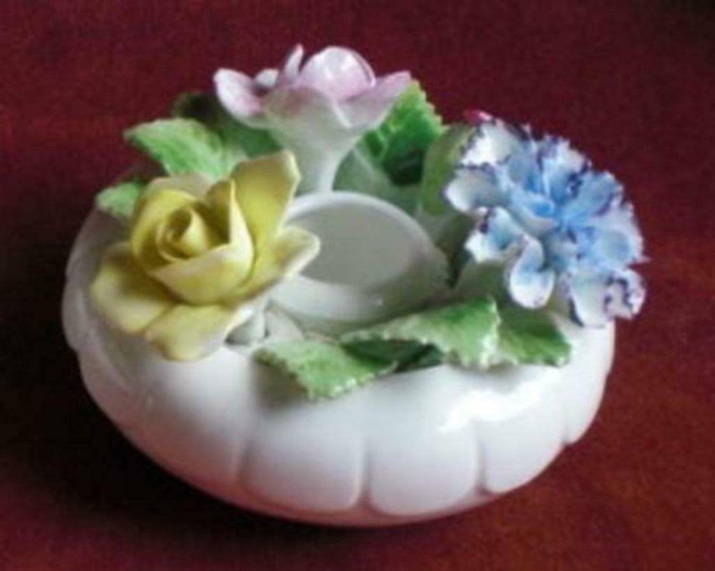 BLOEMEN VERZAMELING * PORSELEIN de Laatste *, Verzenden, Zo goed als nieuw, Porselein, Beeldje(s)