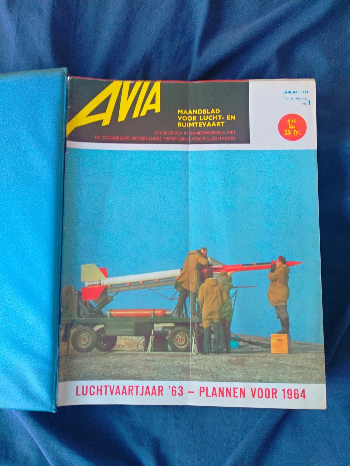 Avia maandblad voor lucht-en ruimtevaart 1963 en 1964, Verzamelen, Ophalen of Verzenden, Gebruikt, Boek of Tijdschrift
